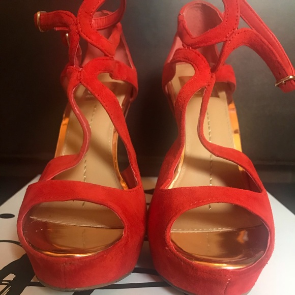 Dolce Vita Red Suede Double Buckle Sandle - Picture 5 of 8